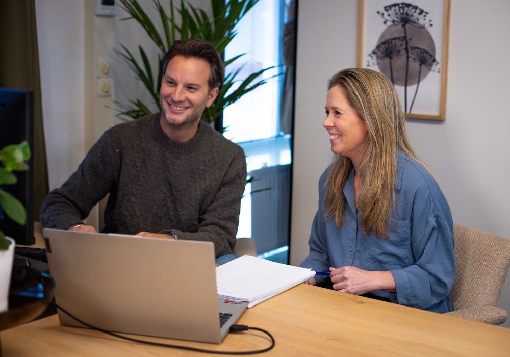 Misa en Janine overleggen | Bakker en Bosch Group